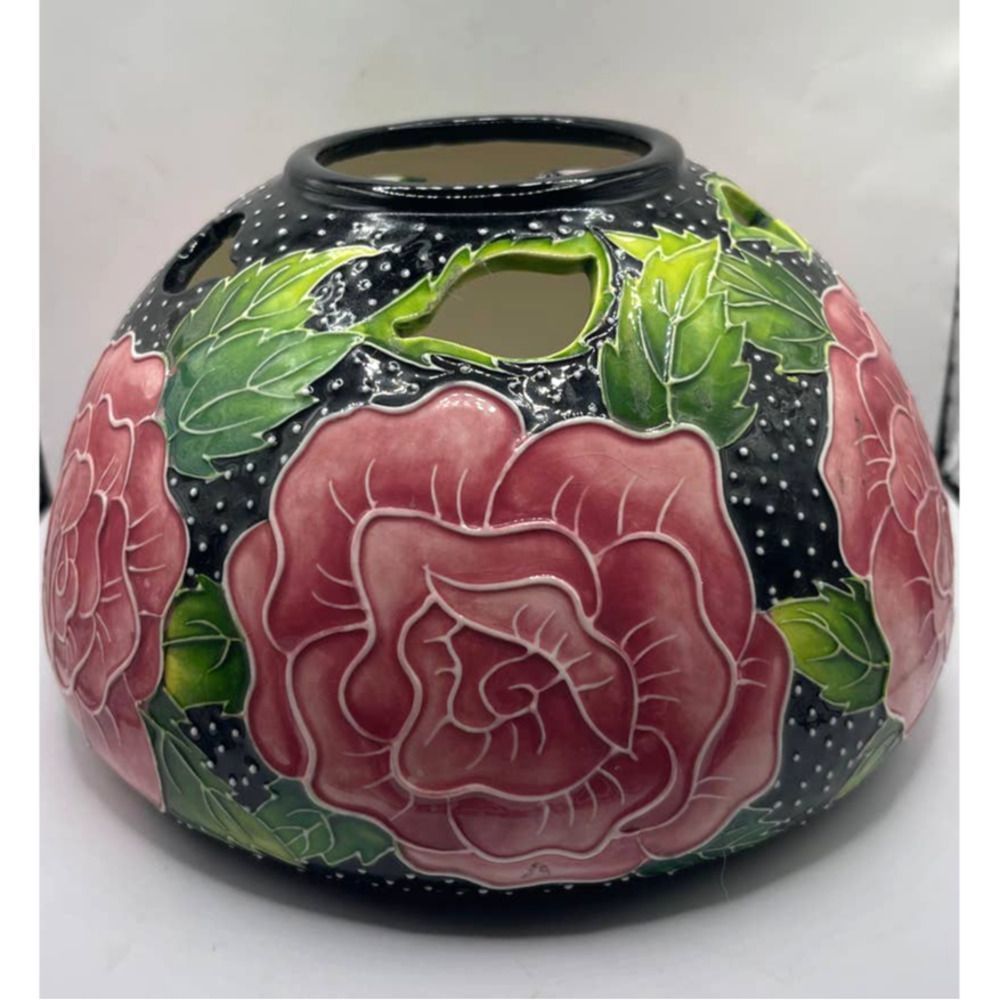 Jeanette McCall 2004 Blue Sky Icing On The Cake Roses Ceramic Candle Topper Lamp